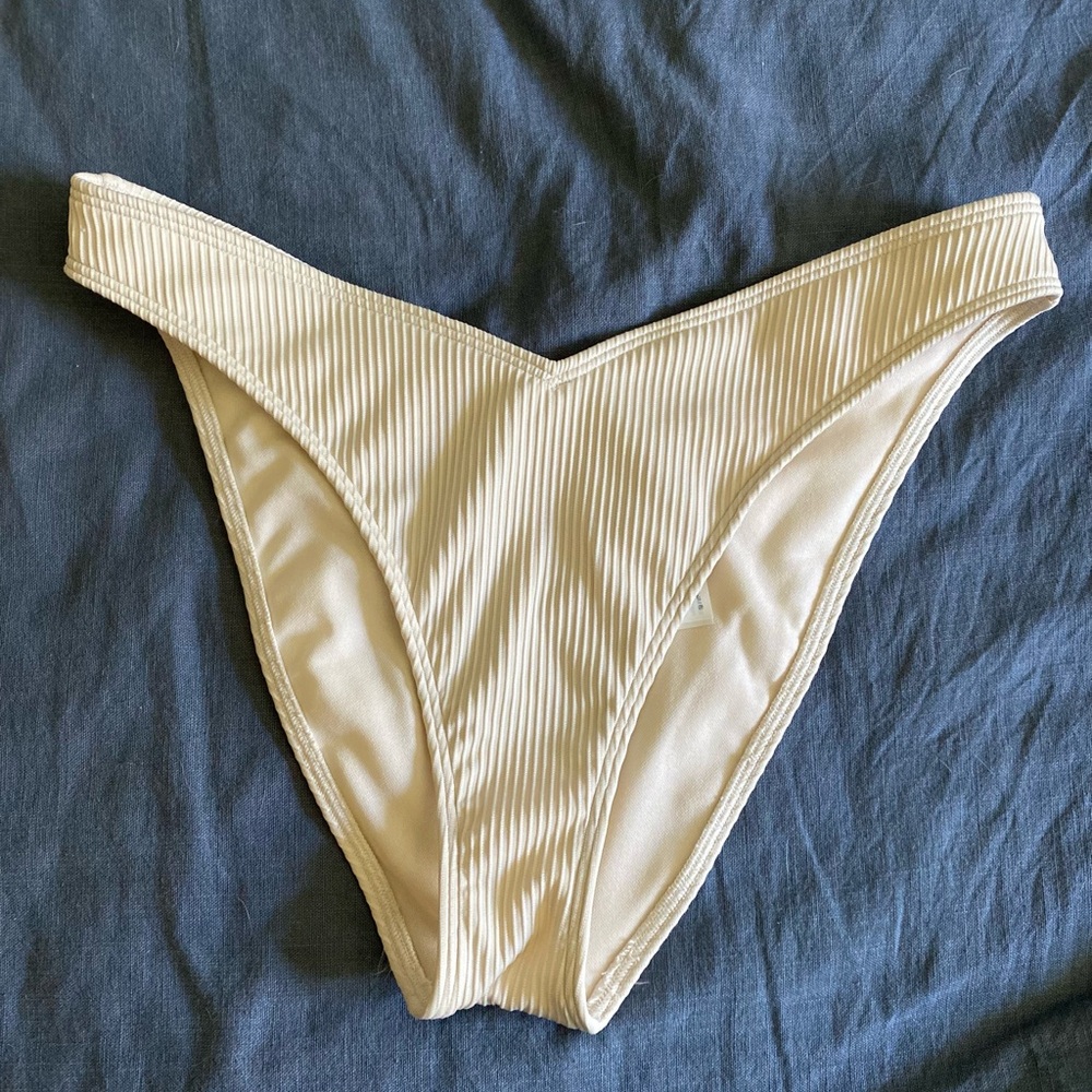 Ribbed cheeky swim bottoms from Hollister